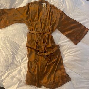 Dress Forum Floral Kimono in Warm Brown-NWT!